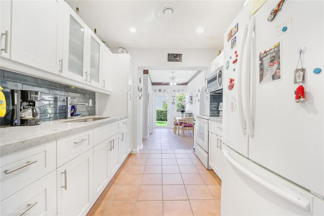 Recently Sold: $975,000 (4 beds, 2 baths, 1842 Square Feet)