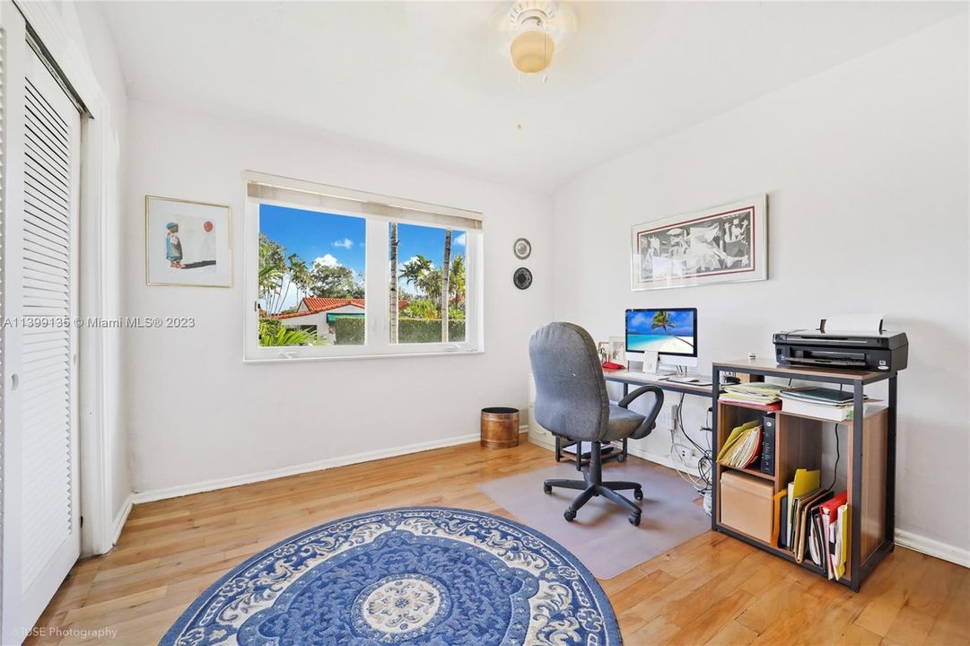 Recently Sold: $975,000 (4 beds, 2 baths, 1842 Square Feet)