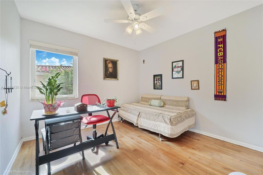 Recently Sold: $975,000 (4 beds, 2 baths, 1842 Square Feet)