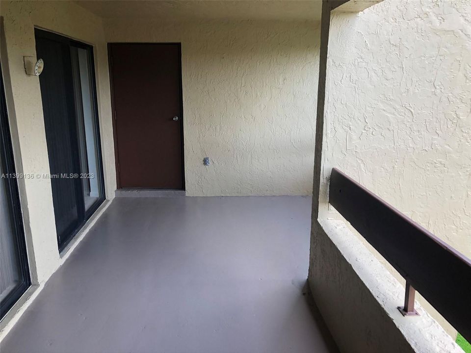 Recently Rented: $2,100 (1 beds, 1 baths, 980 Square Feet)