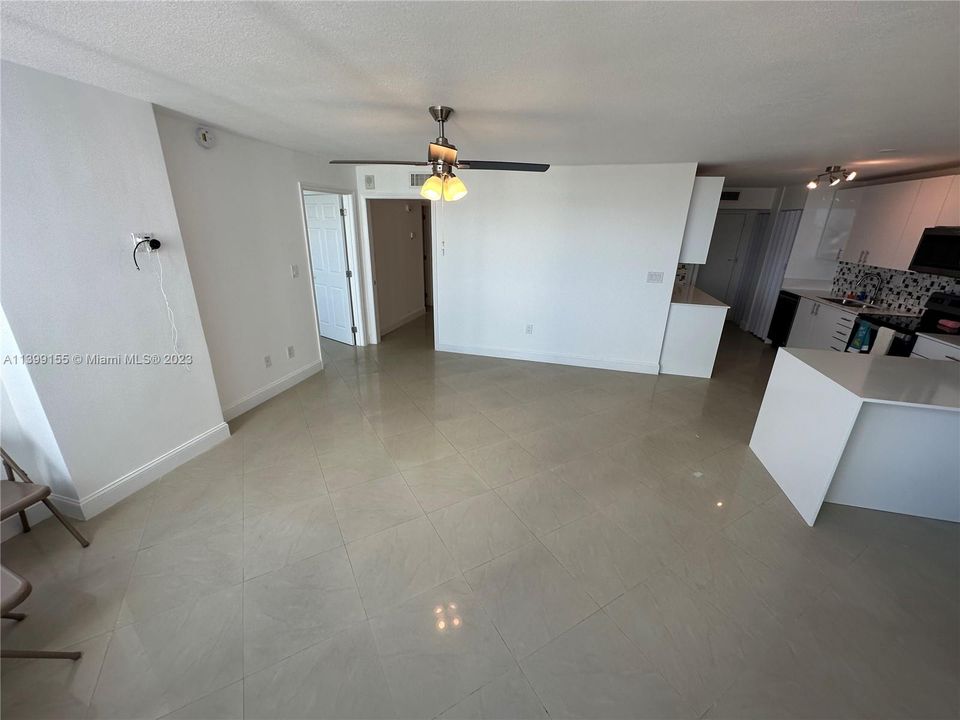 Recently Rented: $2,650 (2 beds, 2 baths, 1010 Square Feet)