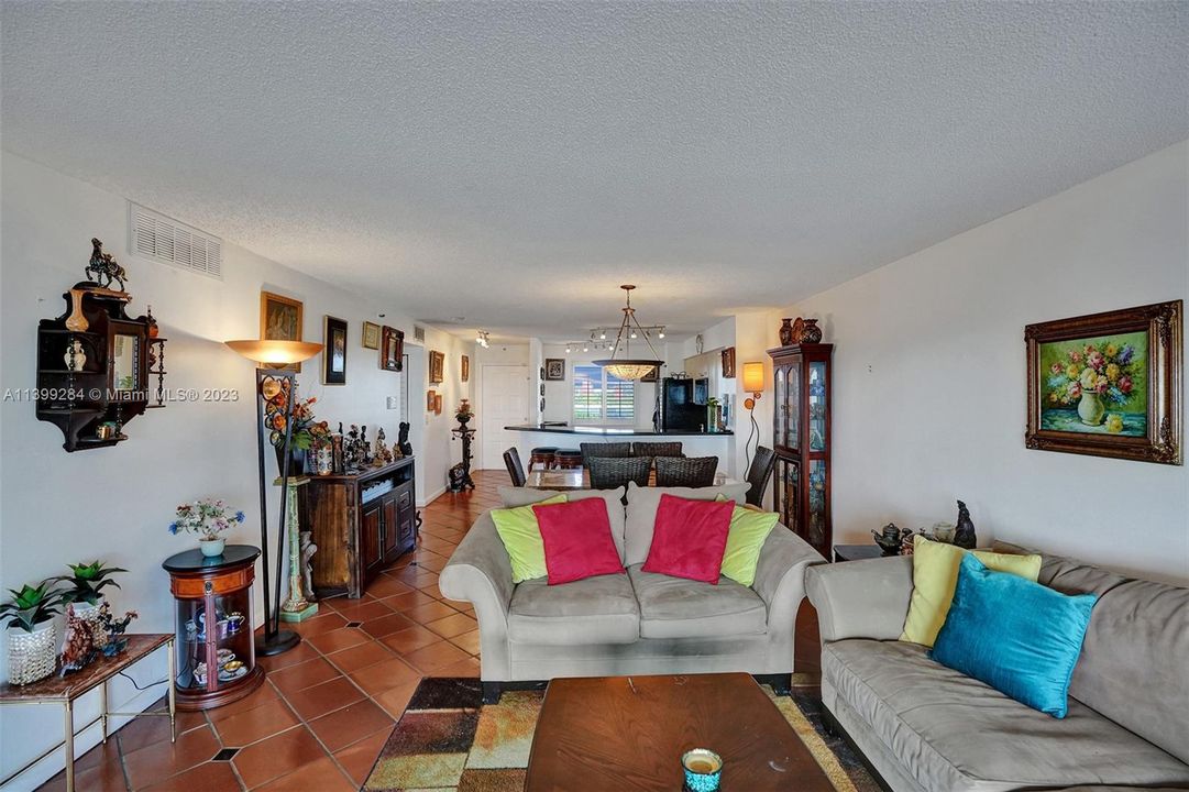 Recently Sold: $297,000 (2 beds, 2 baths, 1222 Square Feet)