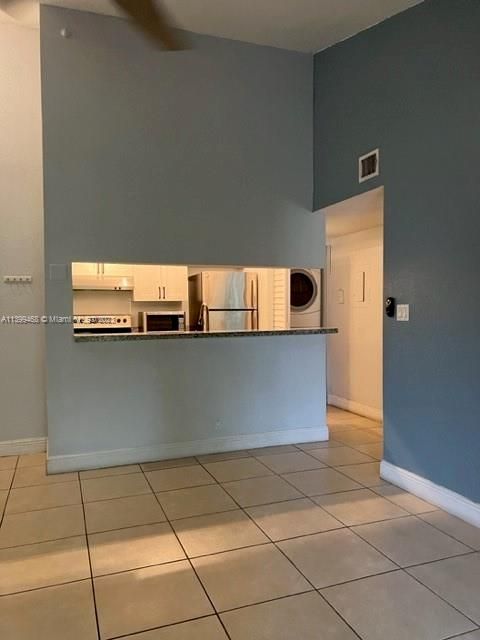 Recently Rented: $1,800 (1 beds, 1 baths, 615 Square Feet)