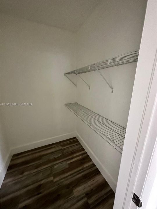 Walking closet