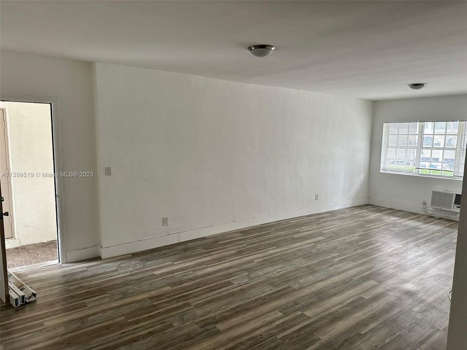 Recently Rented: $2,000 (1 beds, 1 baths, 750 Square Feet)