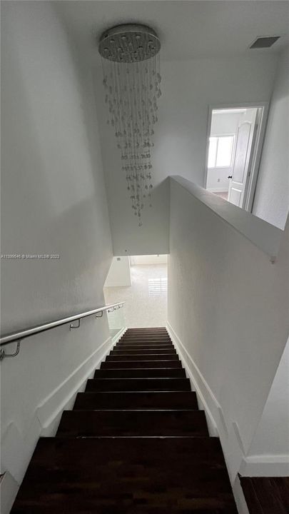 Recently Sold: $799,000 (6 beds, 3 baths, 2626 Square Feet)