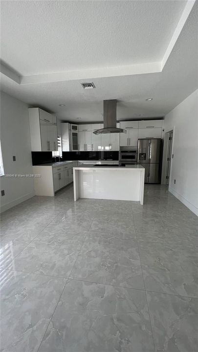 Recently Sold: $799,000 (6 beds, 3 baths, 2626 Square Feet)