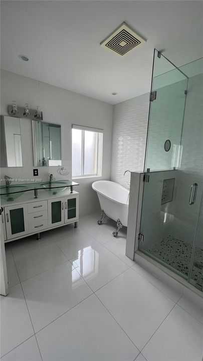 Recently Sold: $799,000 (6 beds, 3 baths, 2626 Square Feet)