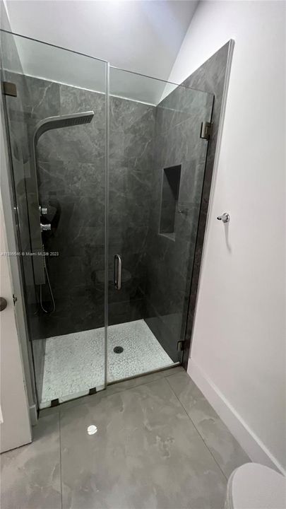 Recently Sold: $799,000 (6 beds, 3 baths, 2626 Square Feet)