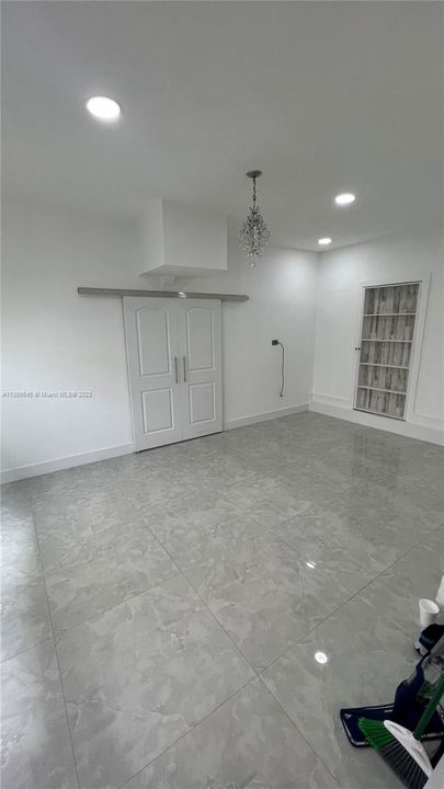 Recently Sold: $799,000 (6 beds, 3 baths, 2626 Square Feet)