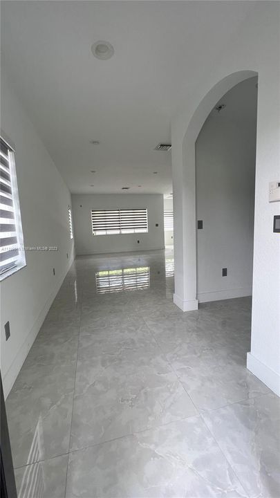 Recently Sold: $799,000 (6 beds, 3 baths, 2626 Square Feet)