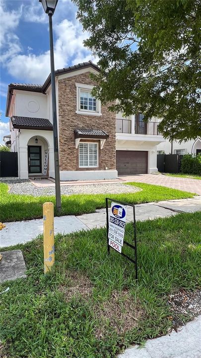 Recently Sold: $799,000 (6 beds, 3 baths, 2626 Square Feet)