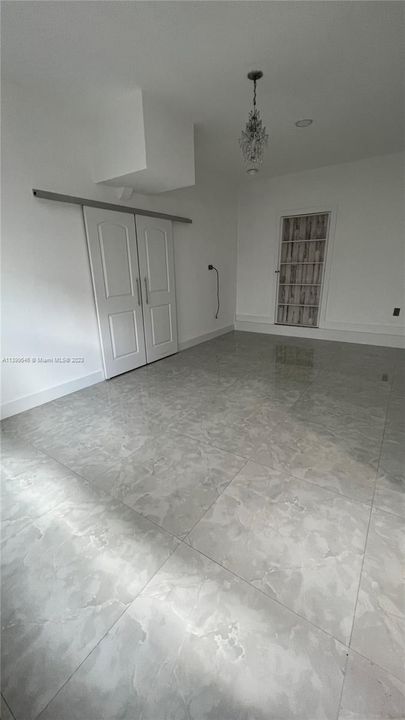 Recently Sold: $799,000 (6 beds, 3 baths, 2626 Square Feet)