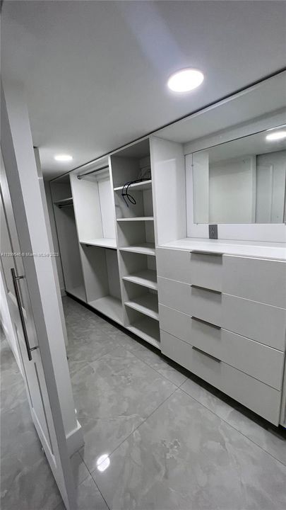 Recently Sold: $799,000 (6 beds, 3 baths, 2626 Square Feet)