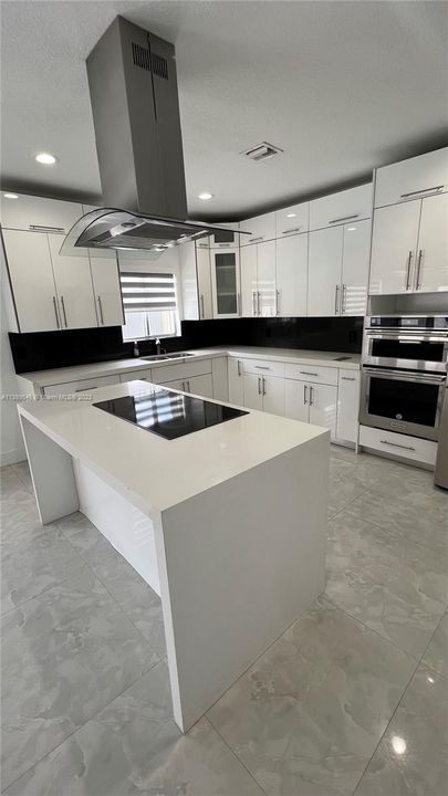 Recently Sold: $799,000 (6 beds, 3 baths, 2626 Square Feet)