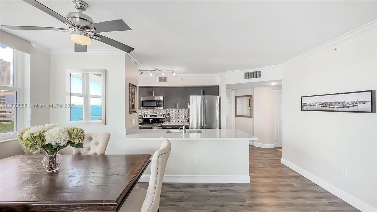 Recently Sold: $899,999 (2 beds, 2 baths, 1200 Square Feet)