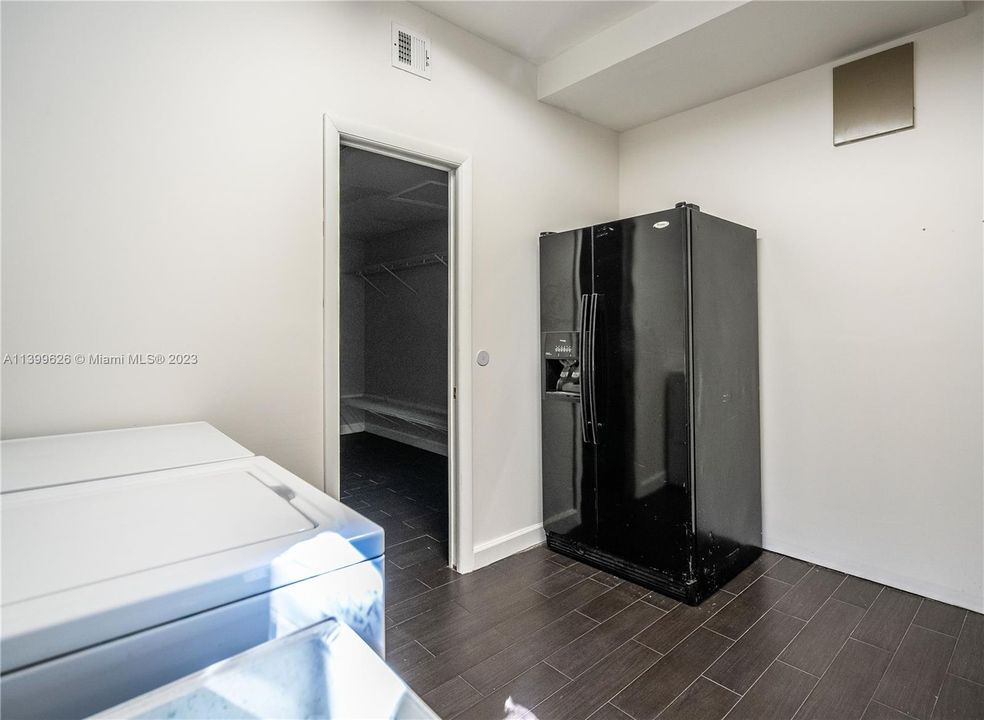 Недавно арендовано: $6,500 (3 спален, 3 ванн, 2428 Квадратных фут)
