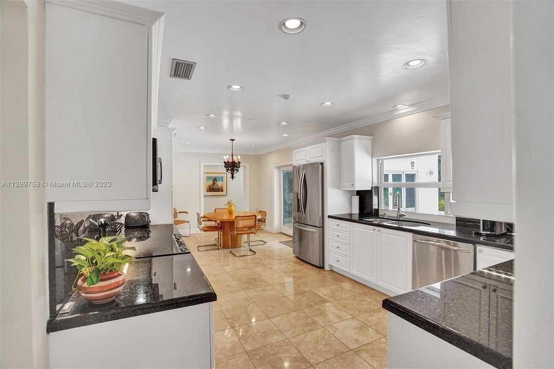 Recently Sold: $1,799,000 (5 beds, 3 baths, 3587 Square Feet)