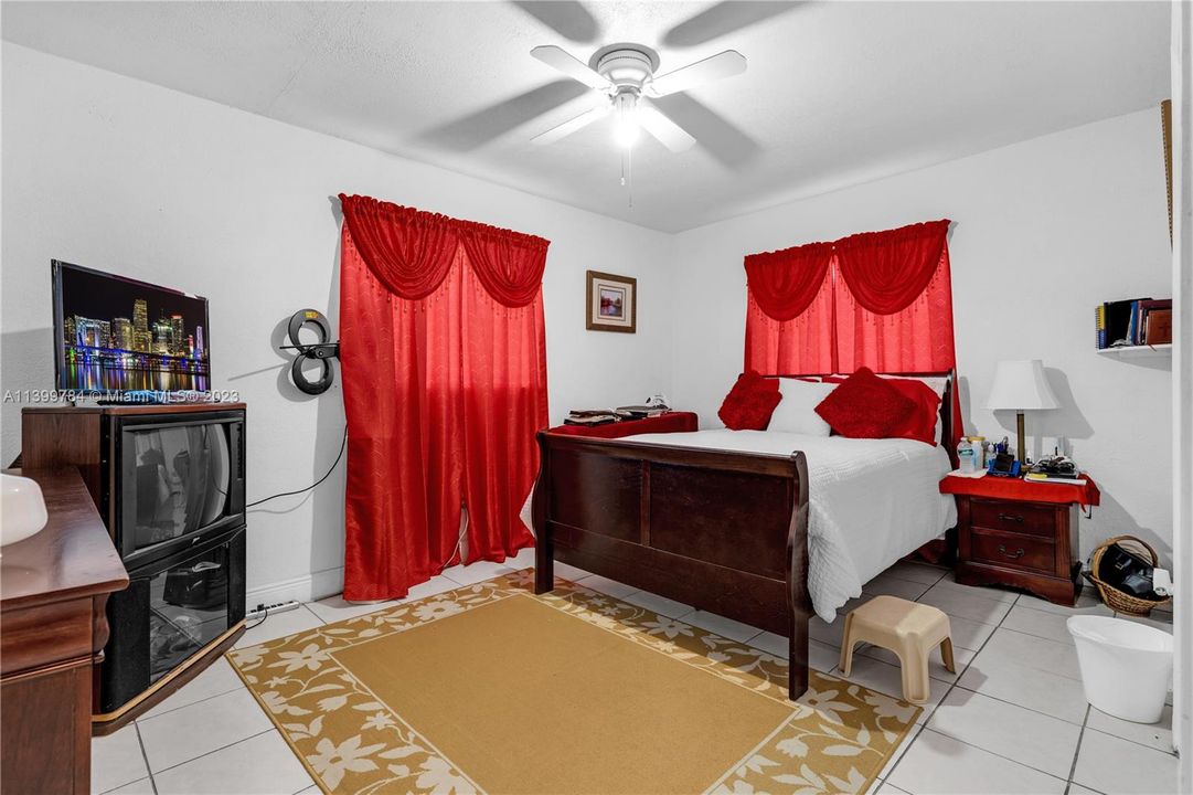 Recently Sold: $599,995 (0 beds, 0 baths, 1736 Square Feet)