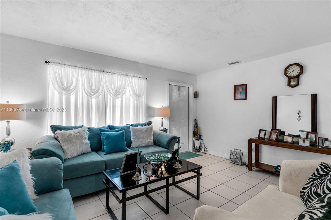 Recently Sold: $599,995 (0 beds, 0 baths, 1736 Square Feet)