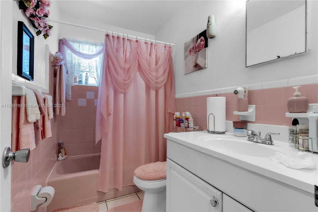 Recently Sold: $599,995 (0 beds, 0 baths, 1736 Square Feet)