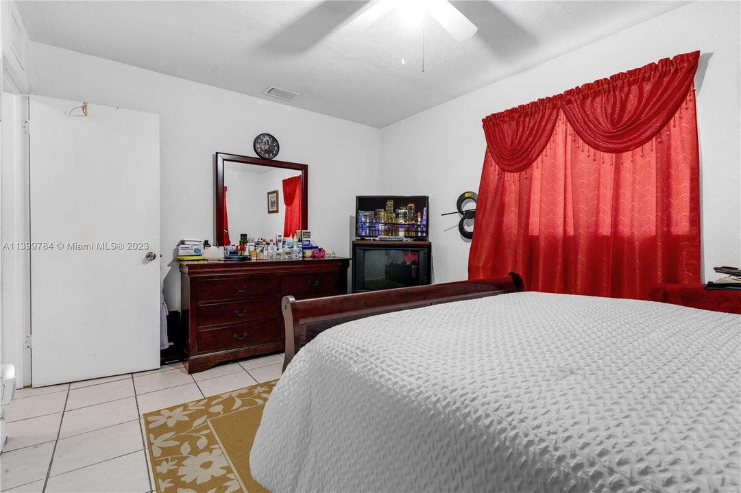 Recently Sold: $599,995 (0 beds, 0 baths, 1736 Square Feet)