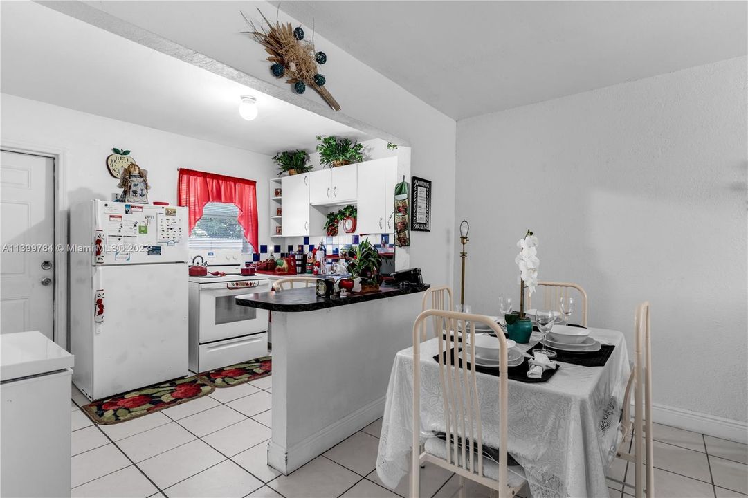 Recently Sold: $599,995 (0 beds, 0 baths, 1736 Square Feet)