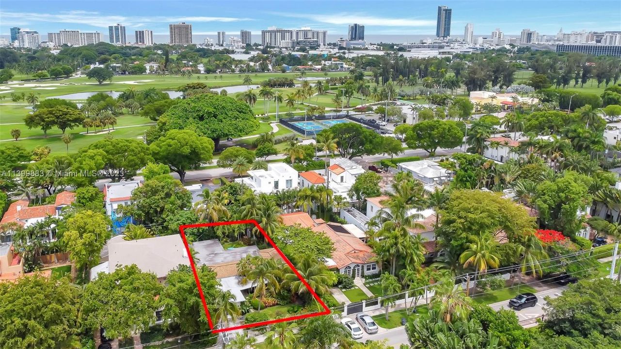 Recently Sold: $2,500,000 (3 beds, 2 baths, 2196 Square Feet)