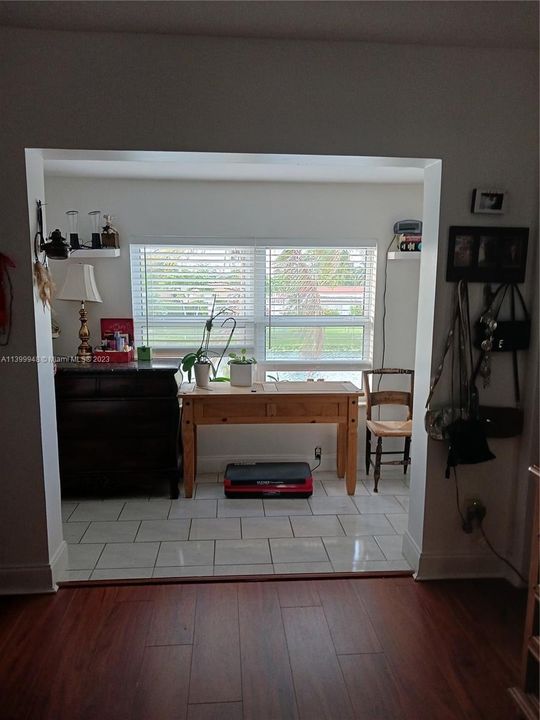 For Sale: $130,000 (1 beds, 1 baths, 775 Square Feet)