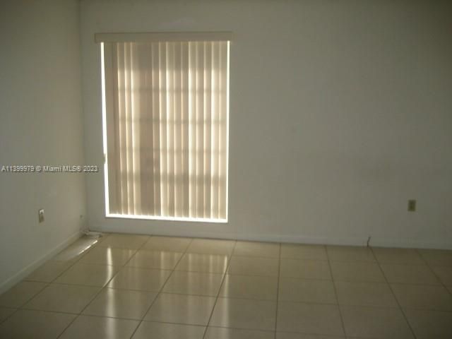 Recientemente alquilado: $1,900 (1 camas, 1 baños, 709 Pies cuadrados)