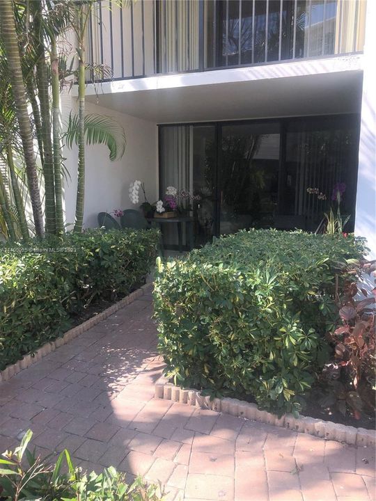 Recientemente alquilado: $3,500 (2 camas, 2 baños, 1036 Pies cuadrados)