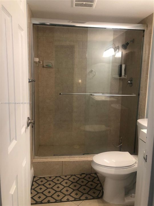 Recientemente alquilado: $3,500 (2 camas, 2 baños, 1036 Pies cuadrados)