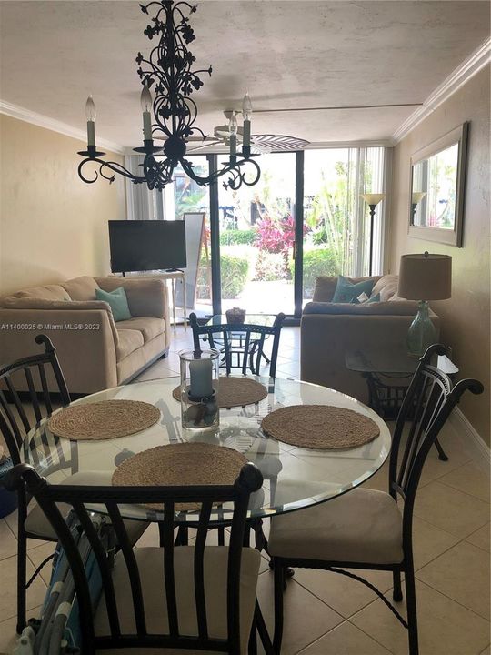 Recientemente alquilado: $3,500 (2 camas, 2 baños, 1036 Pies cuadrados)