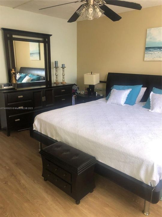 Recientemente alquilado: $3,500 (2 camas, 2 baños, 1036 Pies cuadrados)