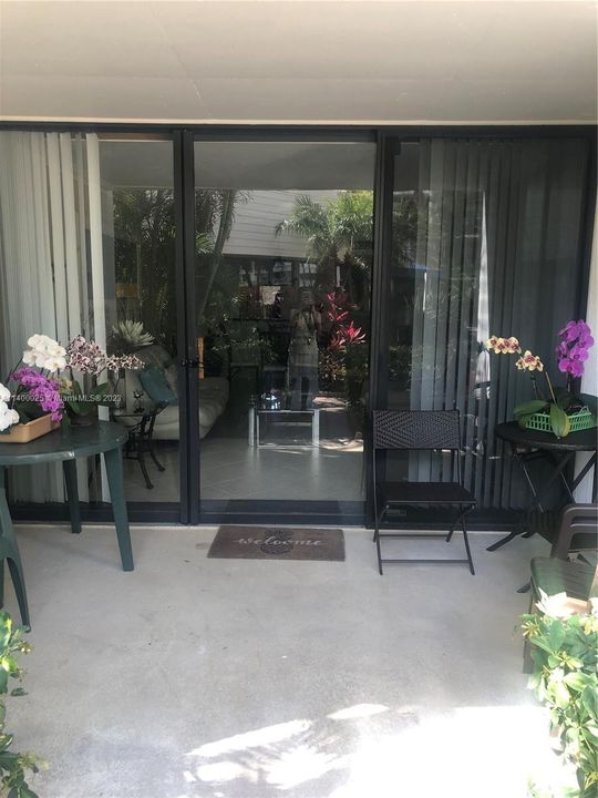 Recientemente alquilado: $3,500 (2 camas, 2 baños, 1036 Pies cuadrados)