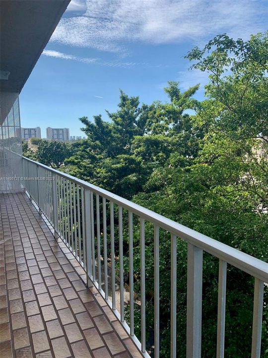 Recently Rented: $2,200 (2 beds, 1 baths, 975 Square Feet)