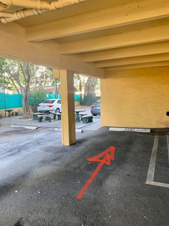 Recently Rented: $2,200 (2 beds, 1 baths, 975 Square Feet)