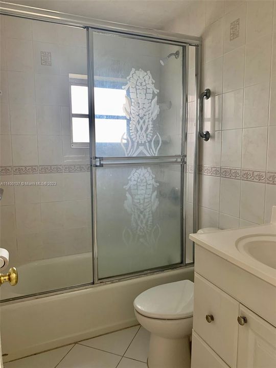 Recently Rented: $2,200 (2 beds, 1 baths, 975 Square Feet)