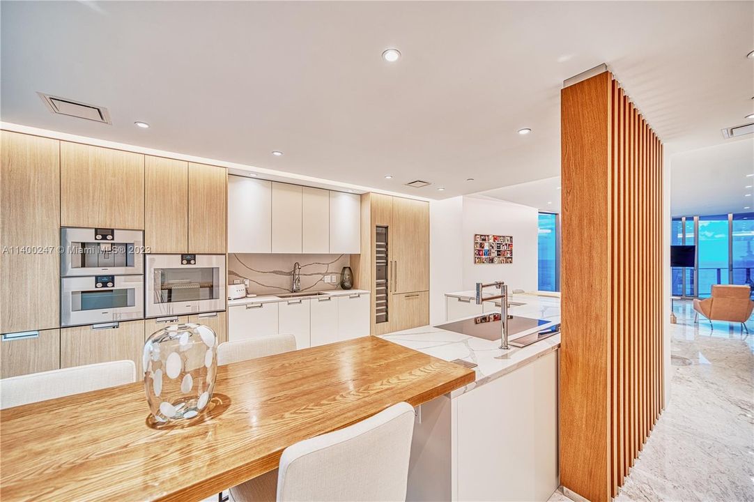 Recently Rented: $26,000 (3 beds, 4 baths, 3080 Square Feet)