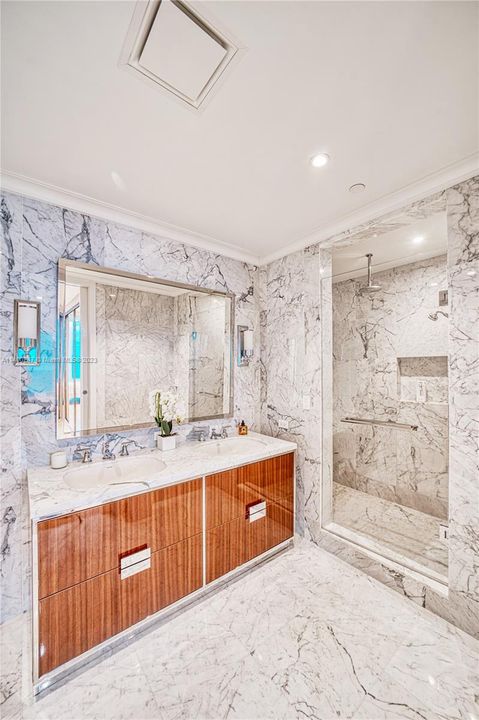 Recently Rented: $26,000 (3 beds, 4 baths, 3080 Square Feet)