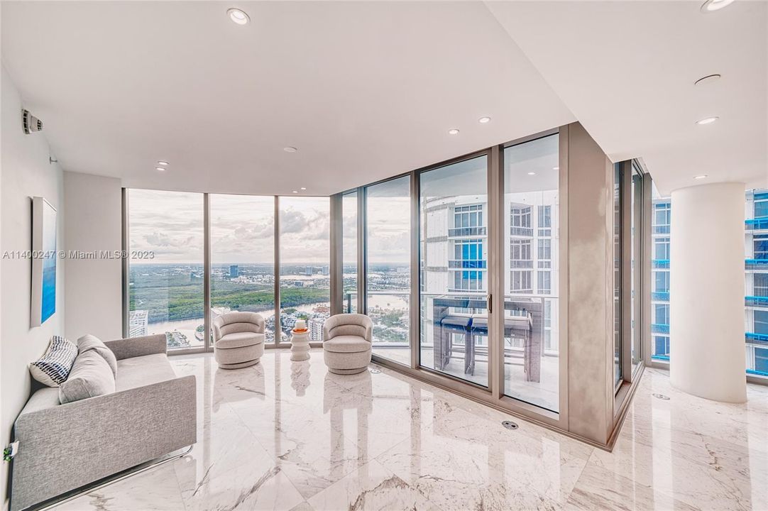 Recently Rented: $26,000 (3 beds, 4 baths, 3080 Square Feet)