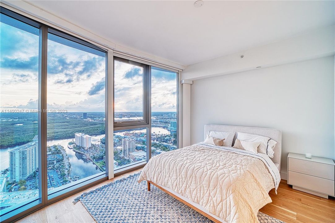 Recently Rented: $26,000 (3 beds, 4 baths, 3080 Square Feet)