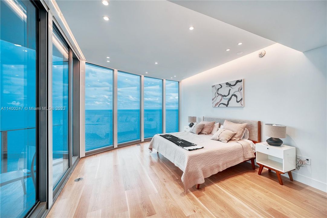 Recently Rented: $26,000 (3 beds, 4 baths, 3080 Square Feet)