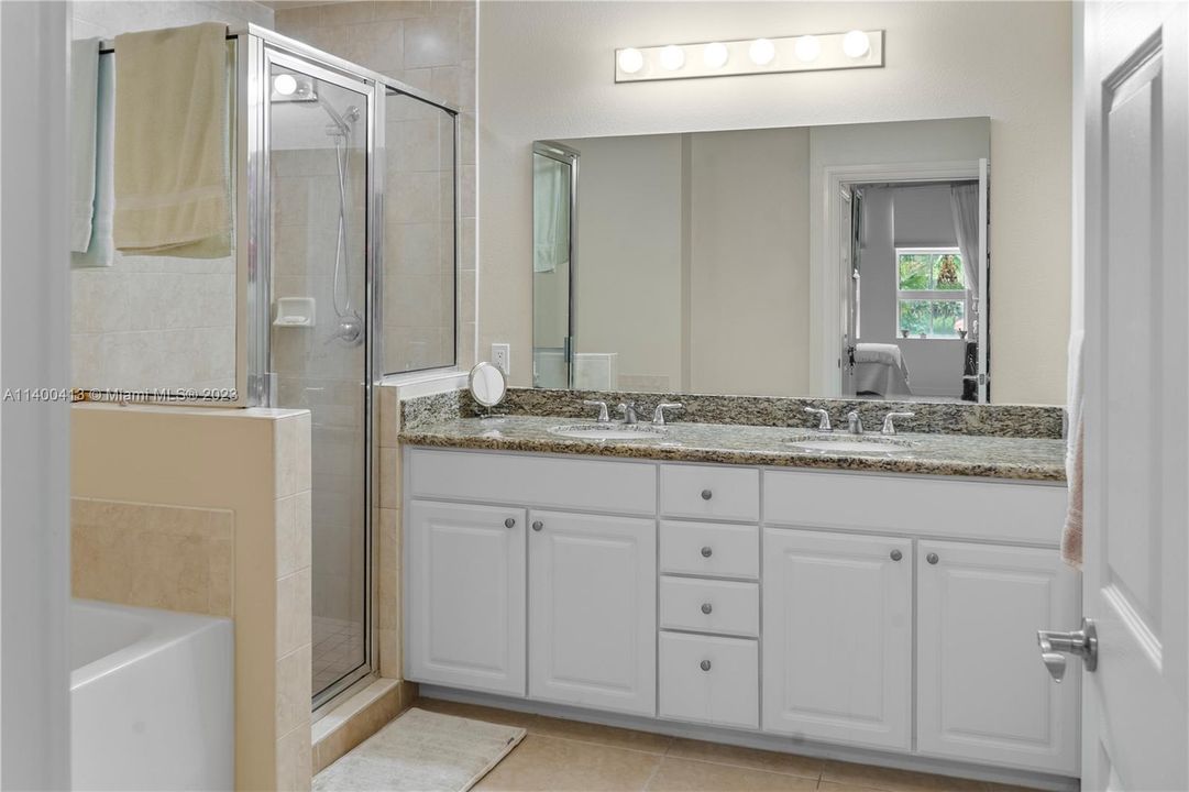 Master Bedroom Bathroom