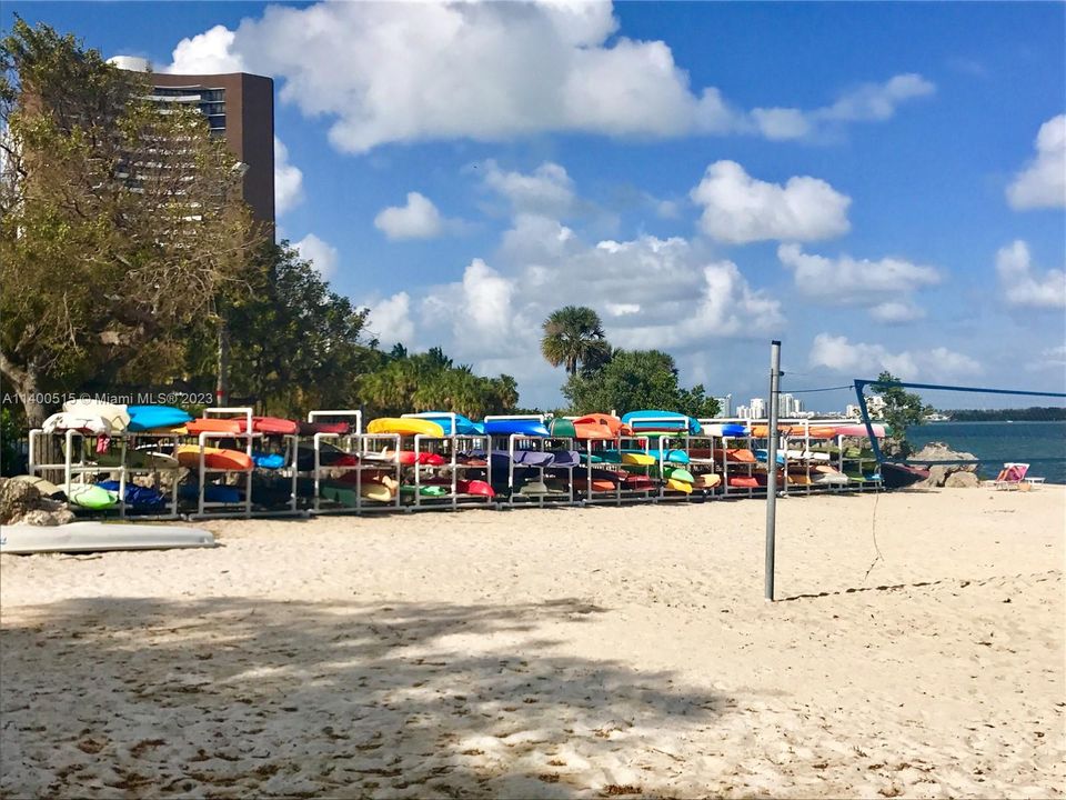 Недавно продано: $300,000 (1 спален, 1 ванн, 775 Квадратных фут)