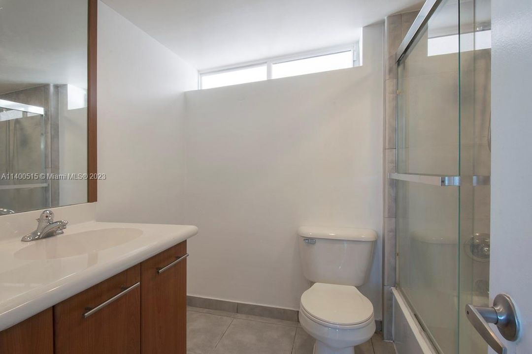 Недавно продано: $300,000 (1 спален, 1 ванн, 775 Квадратных фут)