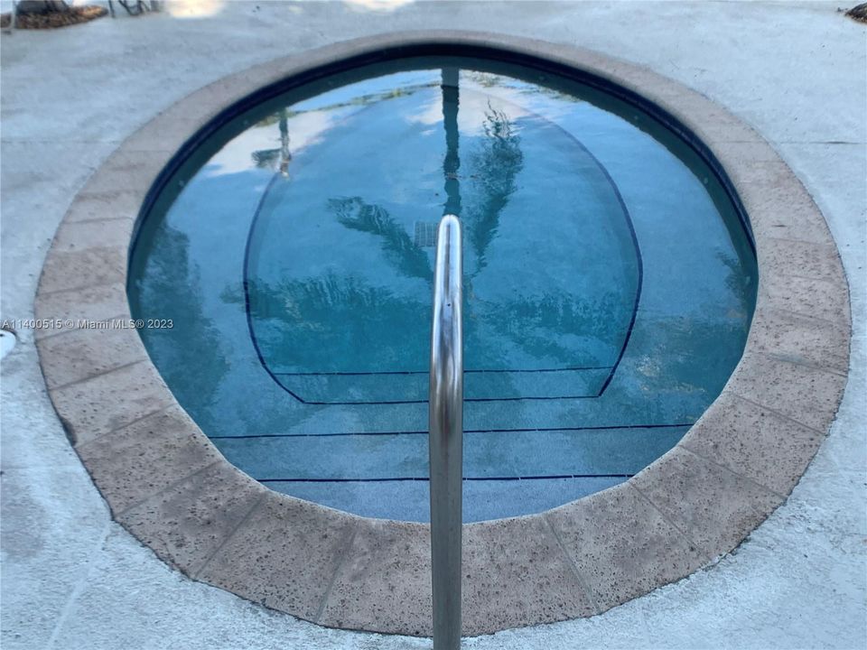 Недавно продано: $300,000 (1 спален, 1 ванн, 775 Квадратных фут)