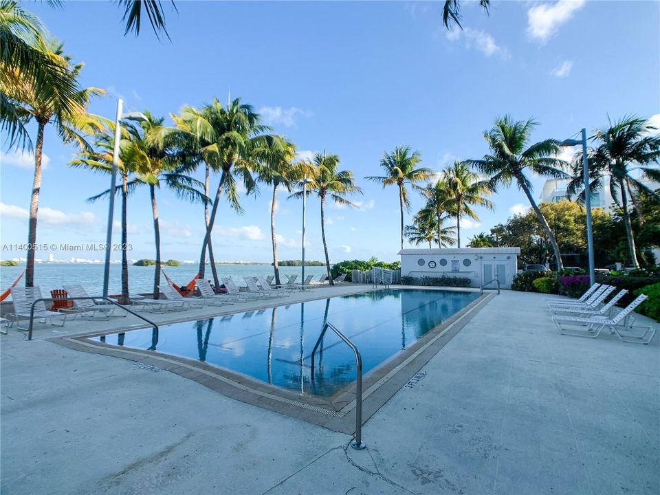 Недавно продано: $300,000 (1 спален, 1 ванн, 775 Квадратных фут)