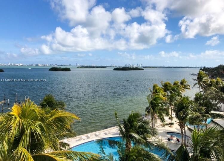 Недавно продано: $300,000 (1 спален, 1 ванн, 775 Квадратных фут)