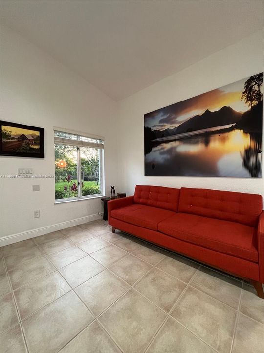 Recently Rented: $4,800 (3 beds, 2 baths, 1421 Square Feet)